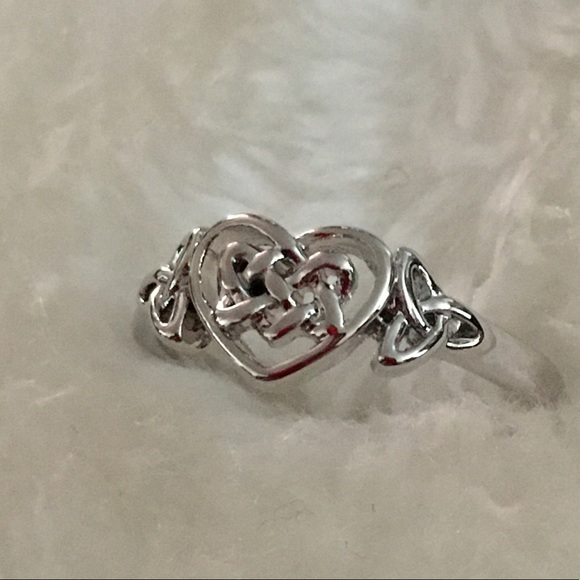 Heart Celtic Knot Ring - Picture 8 of 10